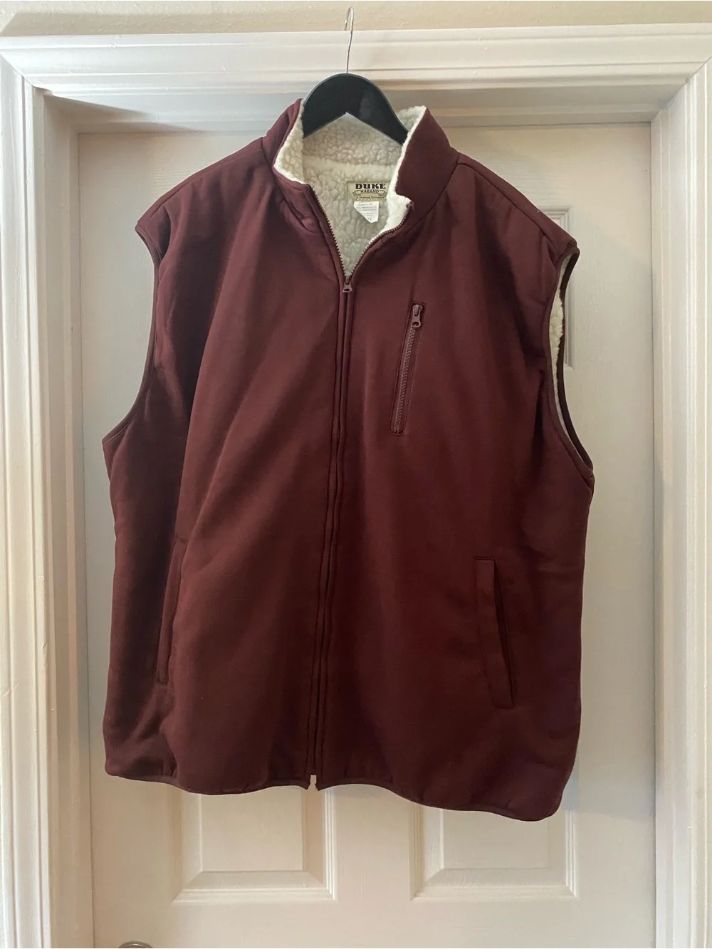 Duke Huband. Men's Sherpa-Lined Burgundy Vest. Sleeveless. XL. Pockets.